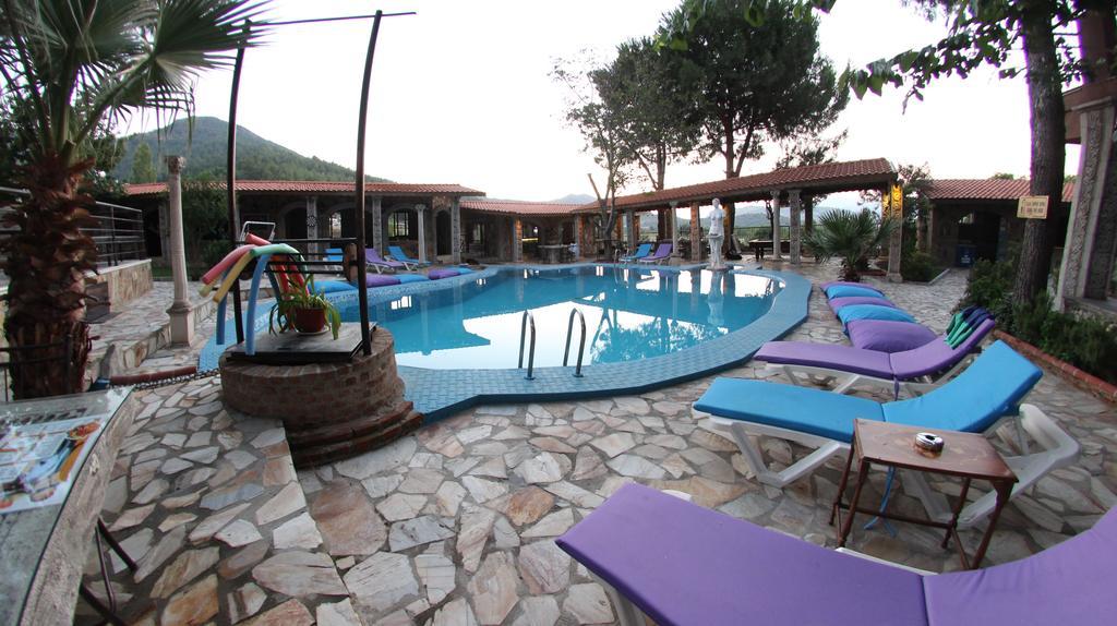 Atillas Getaway Selçuk Exterior photo